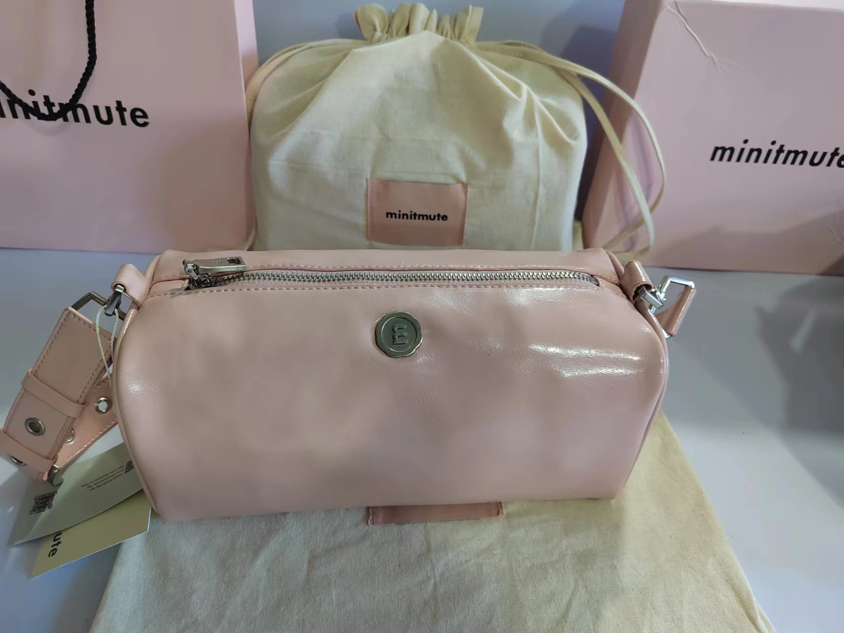 Trendy Leather Boston Bag Women's Casual Handbag ow Lin Bag Single oulder Handheld Soft Leather Purse for Young Women
Trendy Leather Boston Bag Women's Casual Handbag ow Lin Bag Single oulder Handheld Soft Leather Purse for Young Women