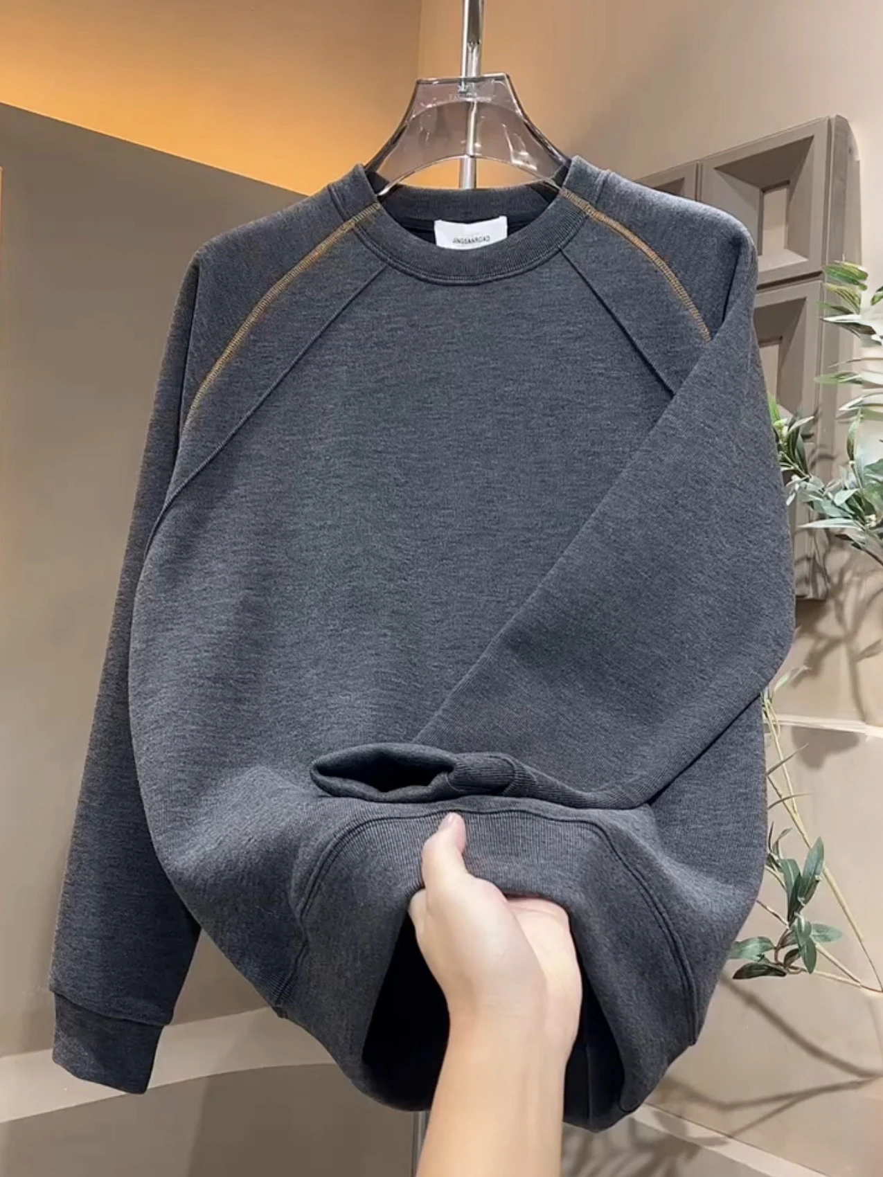 Men's Double-Sided Cloud Velvet round Ne Sweatirt Thiened Casual All-Match Warm Base irt Faionable Winter Leisure
Men's Double-Sided Cloud Velvet round Ne Sweatirt Thiened Casual All-Match Warm Base irt Faionable Winter Leisure