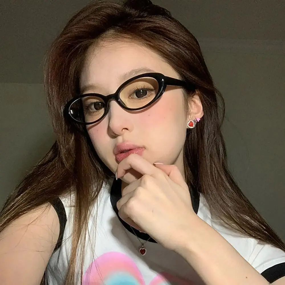 Black Anti-Blue Light Glasses Eye Wear No Makeup Artifacts Ellipse Reading Glasses Eye Protection Vintage Glasses Study Office
Black Anti-Blue Light Glasses Eye Wear No Makeup Artifacts Ellipse Reading Glasses Eye Protection Vintage Glasses Study Office