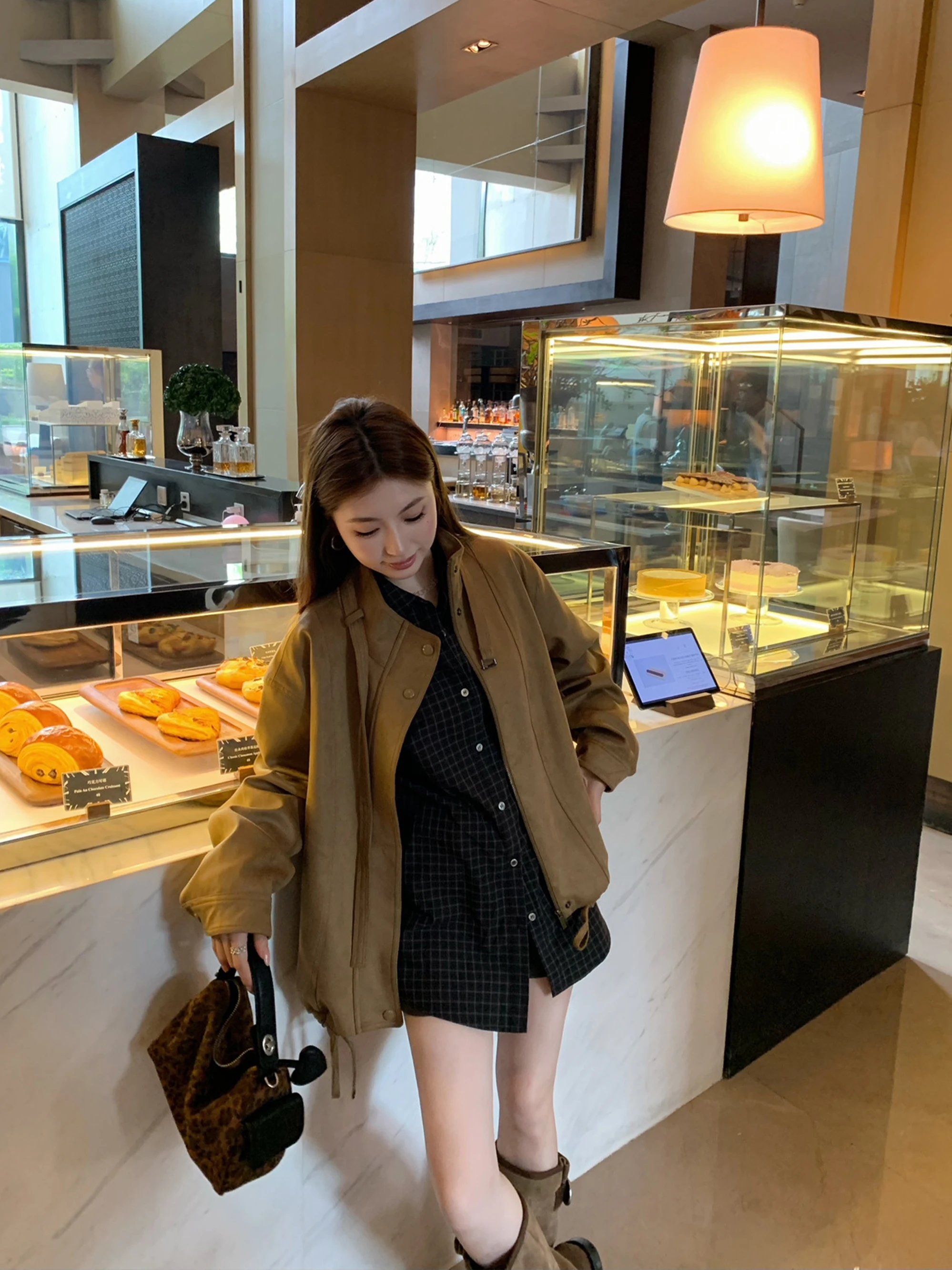 YUYEE Women's irt with e Scarf Texture Pattern Casual Sle Slimming Effect Long Sve Mid-Length Cotton Blend
YUYEE Women's irt with e Scarf Texture Pattern Casual Sle Slimming Effect Long Sve Mid-Length Cotton Blend