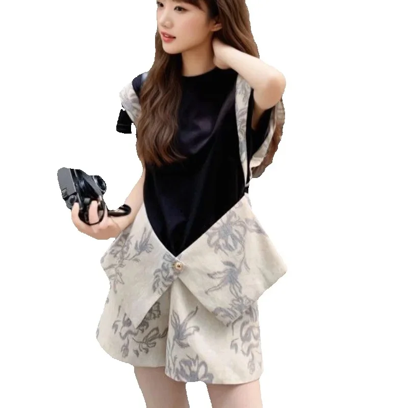 Лето 2022, новые короткие брюки из двух предметов, модные свободные повседневные дизайнерские костюмы с принтом, женские короткие рукава
Лето 2022, новые короткие брюки из двух предметов, модные свободные повседневные дизайнерские костюмы с принтом, женские короткие рукава