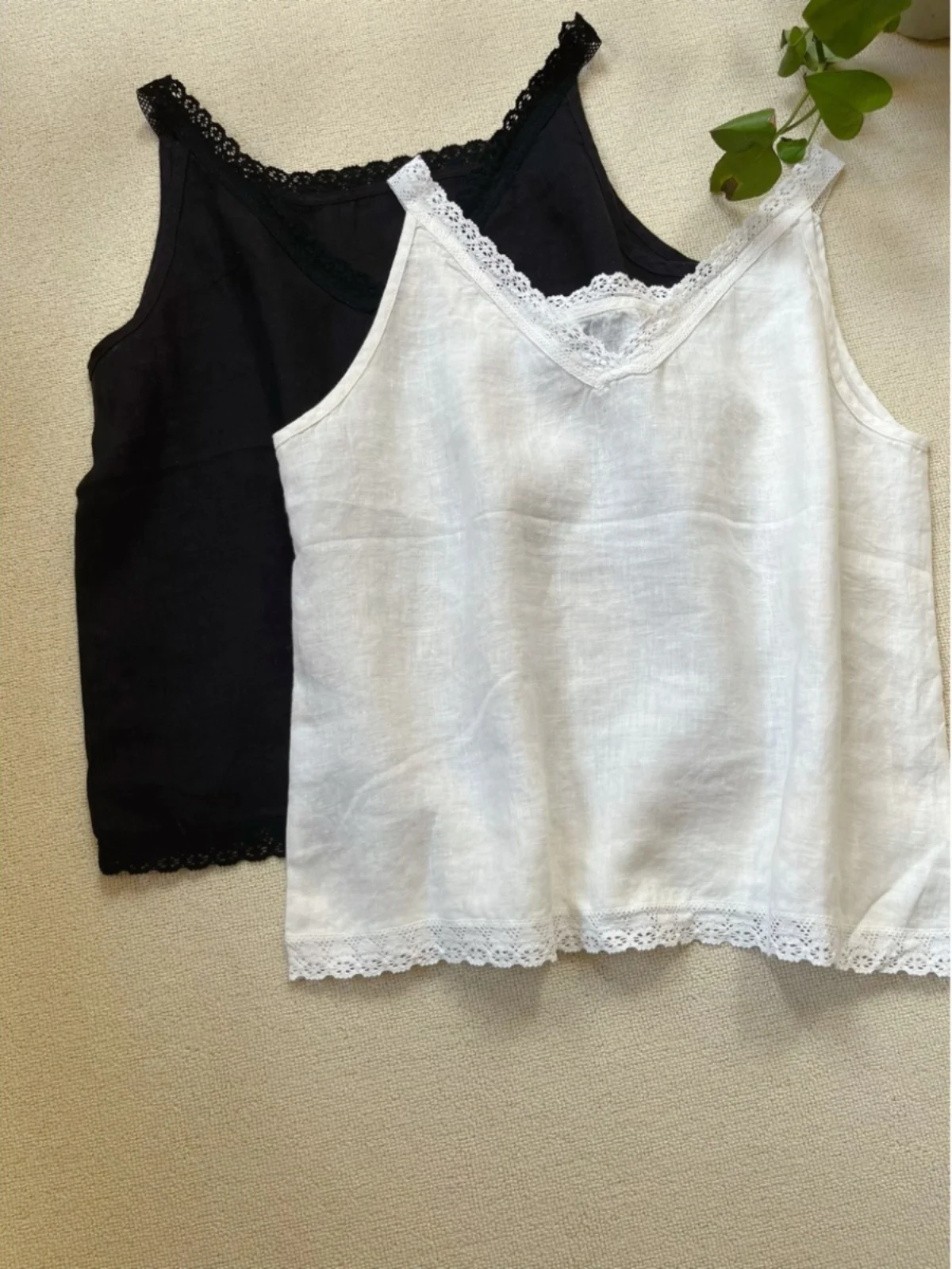 Новинка 2025 года, однотонная повседневная двусторонняя майка большого размера с кружевной отделкой, универсальная летняя тонкая хлопковая майка
Новинка 2025 года, однотонная повседневная двусторонняя майка большого размера с кружевной отделкой, универсальная летняя тонкая хлопковая майка