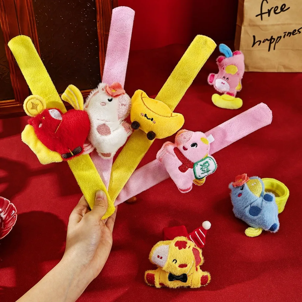 Милые плюшевые браслеты-хлопушки в виде мультяшной лошадки, интерактивная игрушка-браслет на запястье
Милые плюшевые браслеты-хлопушки в виде мультяшной лошадки, интерактивная игрушка-браслет на запястье