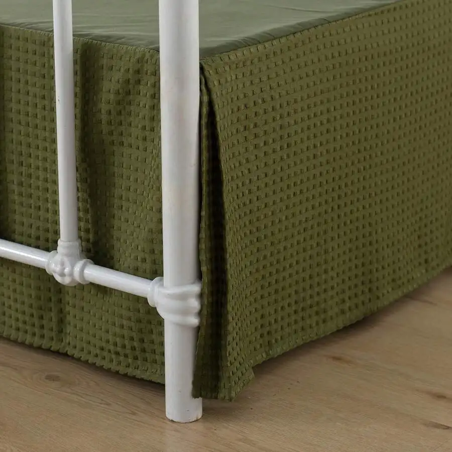 Pleated Waffle Weave Bed Skirt With Split Corners 18 Inch Drop Washable Microfiber Adult Bedding
Pleated Waffle Weave Bed Skirt With Split Corners 18 Inch Drop Washable Microfiber Adult Bedding