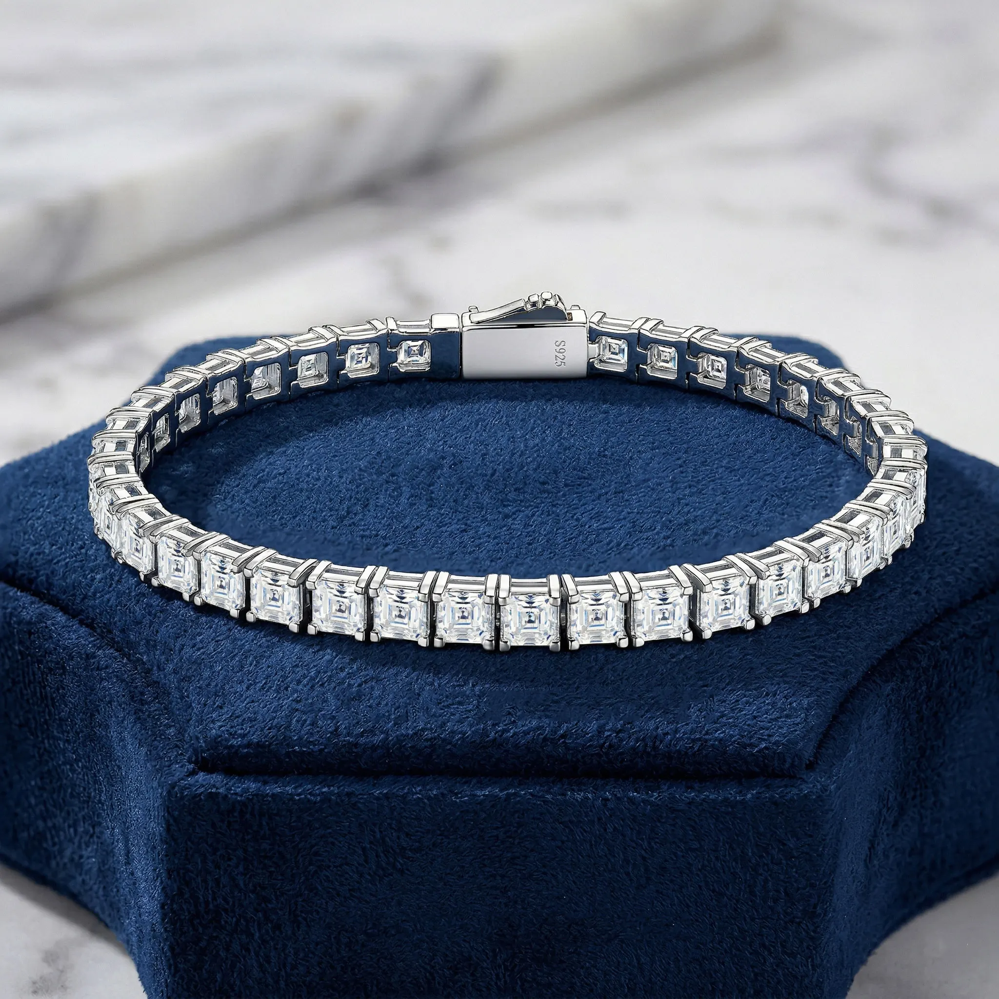 Luxury 4*4mm Octagon Moissanite Bracelet 14.2g, 925 Silver D Color VVS1 Moissanite Tennis Bracelet, Bridal Wedding Jewelry, Vale
Luxury 4*4mm Octagon Moissanite Bracelet 14.2g, 925 Silver D Color VVS1 Moissanite Tennis Bracelet, Bridal Wedding Jewelry, Vale