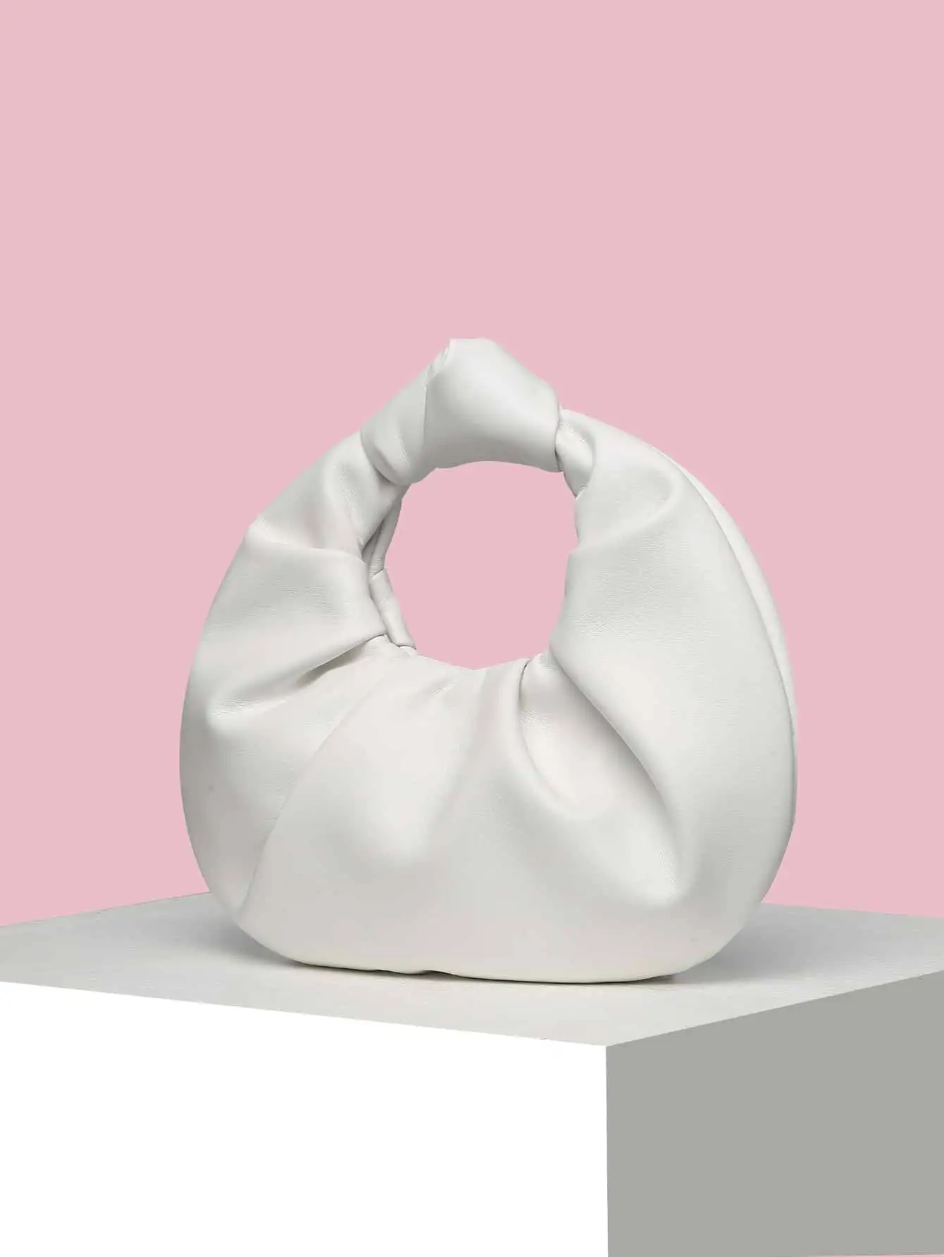 Women's Handbag Cloud Pleats, Solid Color, Stylish With A Knot, Suitable For Going Out.
Women's Handbag Cloud Pleats, Solid Color, Stylish With A Knot, Suitable For Going Out.