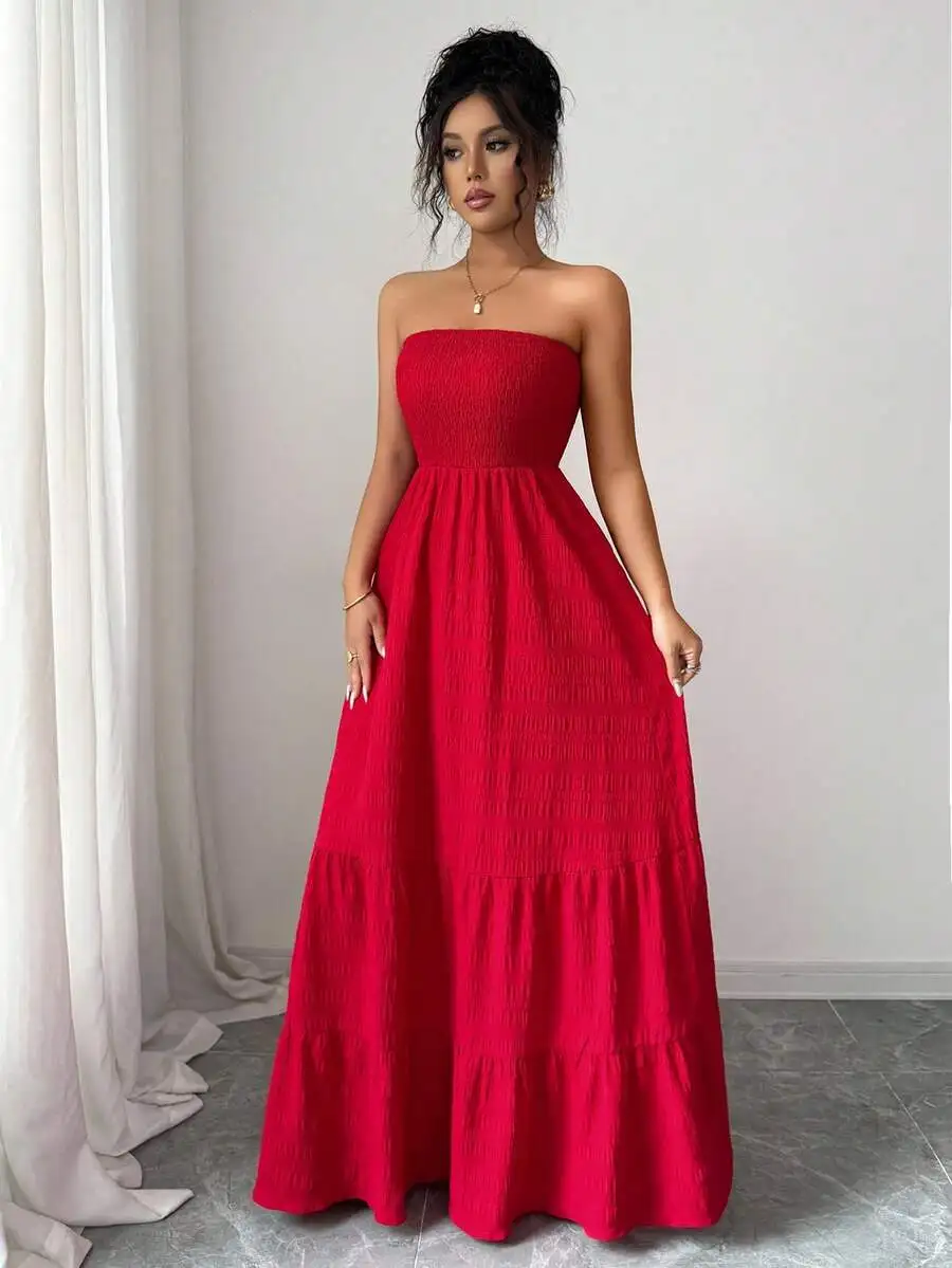 Красное платье макси без бретелек с драпировкой и многоярусной юбкой с оборками
Красное платье макси без бретелек с драпировкой и многоярусной юбкой с оборками