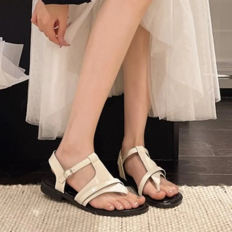 Summer Modern Sandals Fashion Flats Women Flip Flops Round Toe Solid Color Casual Shoes Outdoor Sand Beach Solid Color Sandal
Summer Modern Sandals Fashion Flats Women Flip Flops Round Toe Solid Color Casual Shoes Outdoor Sand Beach Solid Color Sandal