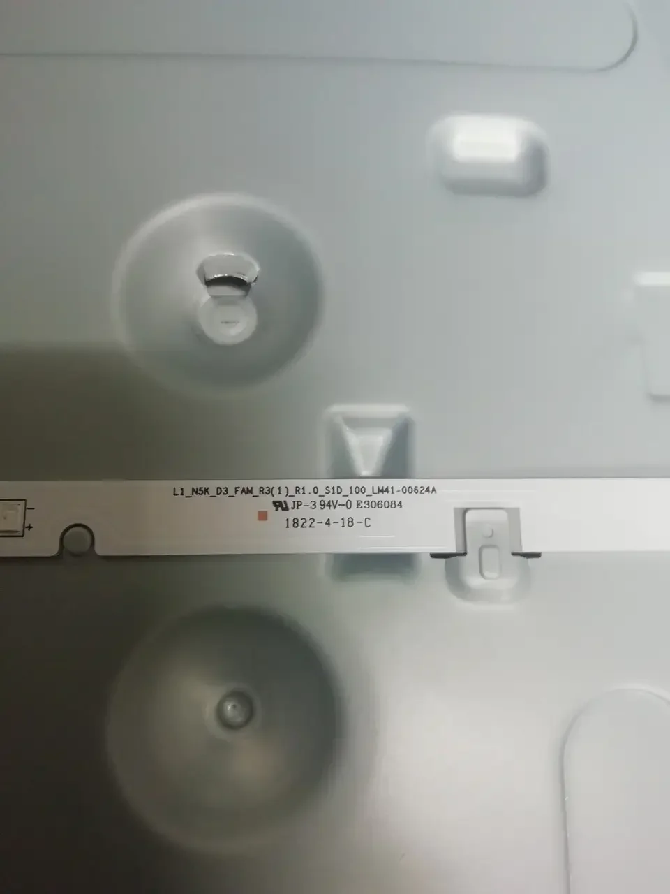 8pcs LED Backlight strip for V5DN-430SMA-R2 V5DN-430SMB-R2 2015 SVS43 FCOM FHD DOE UA43N5300 UN43J5000AG UN43J5200AH LH43DCJPLGC
8pcs LED Backlight strip for V5DN-430SMA-R2 V5DN-430SMB-R2 2015 SVS43 FCOM FHD DOE UA43N5300 UN43J5000AG UN43J5200AH LH43DCJPLGC