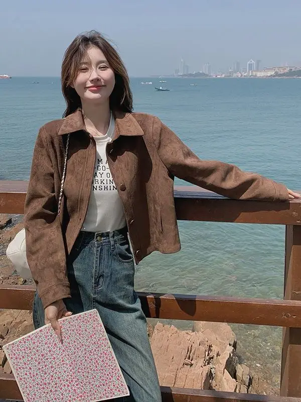 Retro Style Short Suede Jacket Women's Thin Spring Autumn Hong Kong Style Loose Fit Small Size Friendly Button up Top
Retro Style Short Suede Jacket Women's Thin Spring Autumn Hong Kong Style Loose Fit Small Size Friendly Button up Top