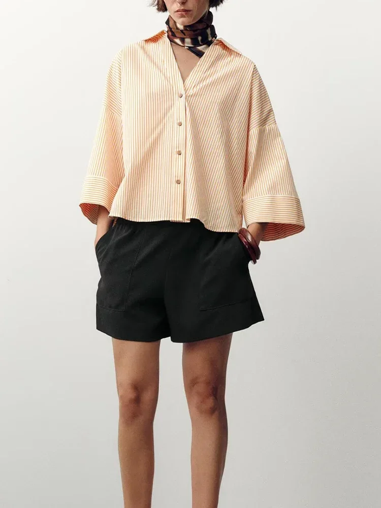 European and American style 2025 summer new products women's clothing temperament lapel wide short sleeve striped casual shirt
European and American style 2025 summer new products women's clothing temperament lapel wide short sleeve striped casual shirt