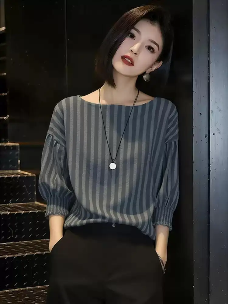 Chic Striped Five-Quarter Sleeve Shirt Women's Summer New Style Age-Defying Top Beautiful Unique Shirt Commute Loose Fit roun...
Chic Striped Five-Quarter Sleeve Shirt Women's Summer New Style Age-Defying Top Beautiful Unique Shirt Commute Loose Fit roun...
