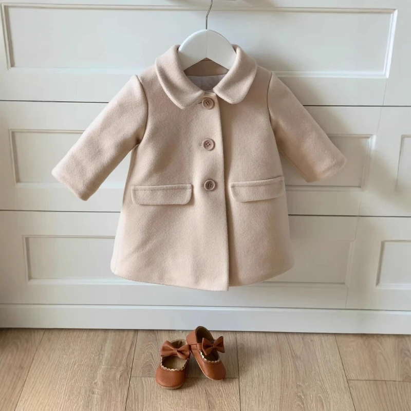 2025 Autumn and Winter New Girls' Plush Thickened Large Pocket Single Row Button Warm Coat
2025 Autumn and Winter New Girls' Plush Thickened Large Pocket Single Row Button Warm Coat