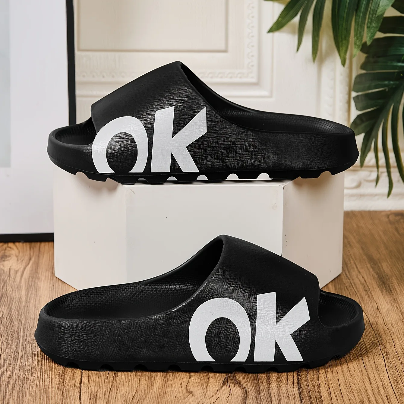 Модный взрыв, мужской тренд, домашняя одежда, кокосовые тапочки на толстой подошве, наступление на дерьмо, летние сандалии Word
Модный взрыв, мужской тренд, домашняя одежда, кокосовые тапочки на толстой подошве, наступление на дерьмо, летние сандалии Word