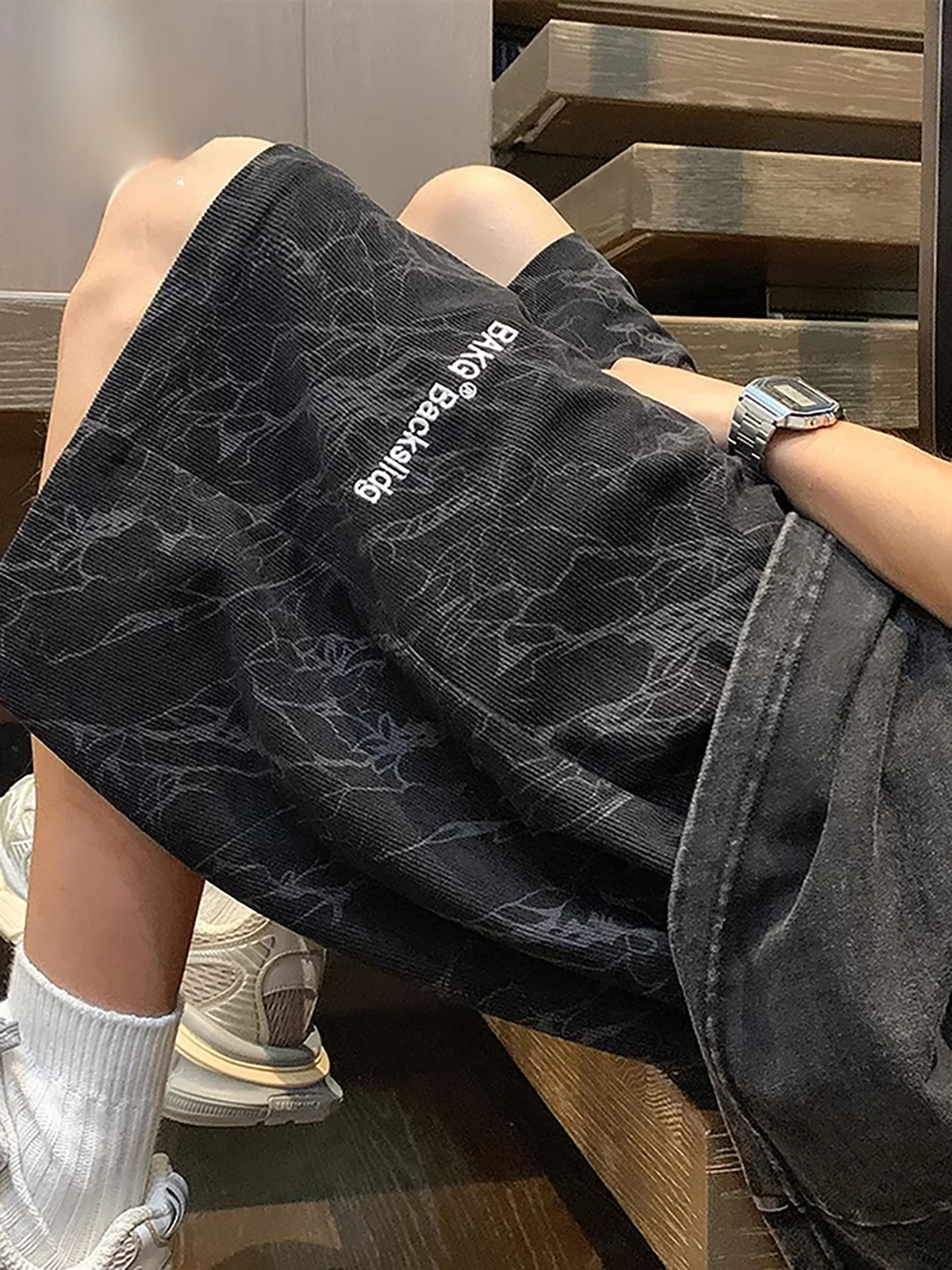 Мужские летние тонкие повседневные брюки свободного кроя в американском стиле, модные молодежные дышащие брюки-капри для активного отдыха
Мужские летние тонкие повседневные брюки свободного кроя в американском стиле, модные молодежные дышащие брюки-капри для активного отдыха