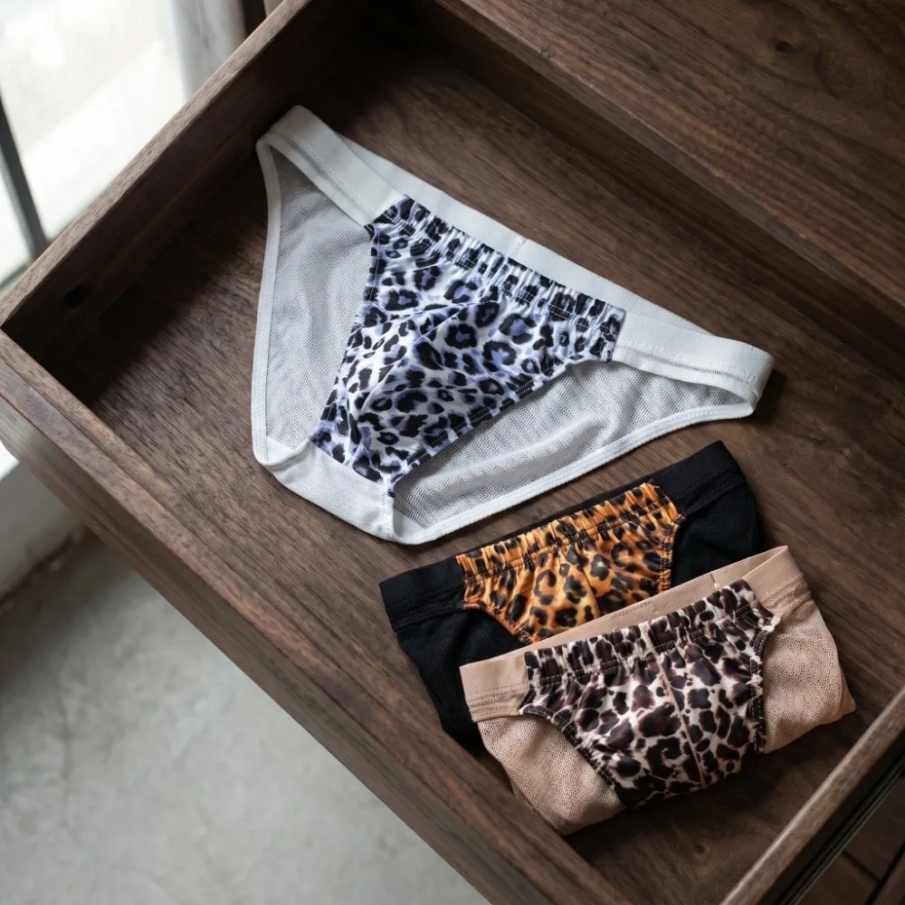 Comfortable Lingerie Leopard Triangle Panties Breathable Mesh Men Thin Briefs Low Waist Transparent Underwear for Men Daily Wear
Comfortable Lingerie Leopard Triangle Panties Breathable Mesh Men Thin Briefs Low Waist Transparent Underwear for Men Daily Wear