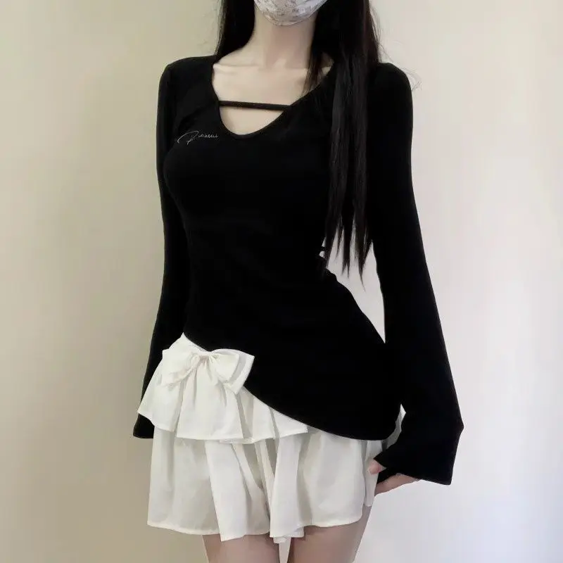 Autumn New Pure Desire Design Niche Slimming Waist Long Sleeve Asymmetric Hem V Neck Shirt
Autumn New Pure Desire Design Niche Slimming Waist Long Sleeve Asymmetric Hem V Neck Shirt