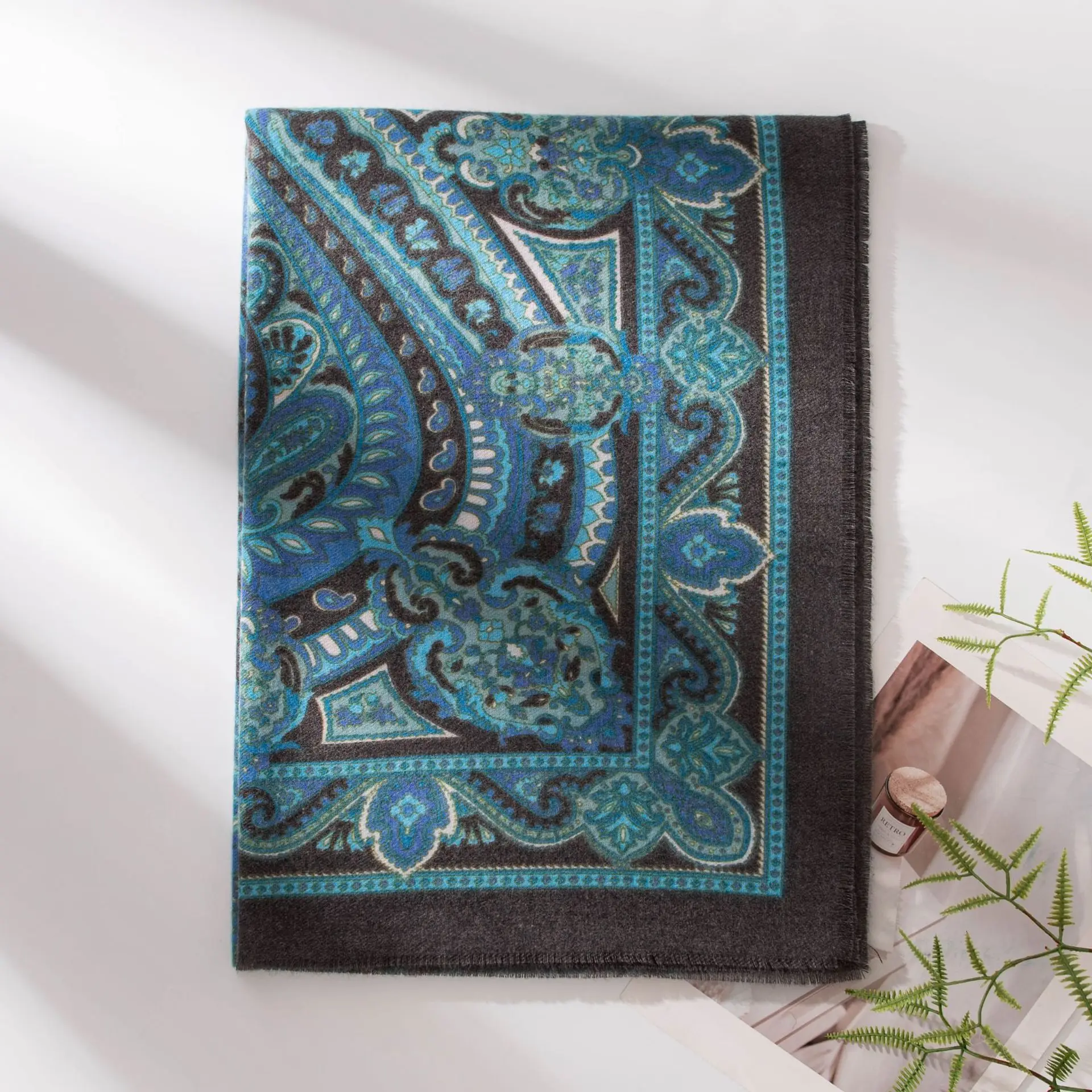 Новый женский роскошный шарф из искусственного кашемира в стиле ретро с осенне-зимним атмосферным принтом кисточек, шаль для путешествий на открытом воздухе
Новый женский роскошный шарф из искусственного кашемира в стиле ретро с осенне-зимним атмосферным принтом кисточек, шаль для путешествий на открытом воздухе