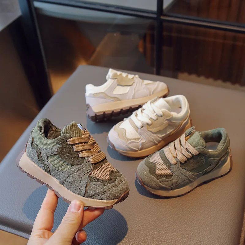 Весенне-осенние корейские модные кроссовки для девочек, универсальные детские повседневные туфли на толстой мягкой подошве со шнуровкой спереди и липучкой
Весенне-осенние корейские модные кроссовки для девочек, универсальные детские повседневные туфли на толстой мягкой подошве со шнуровкой спереди и липучкой