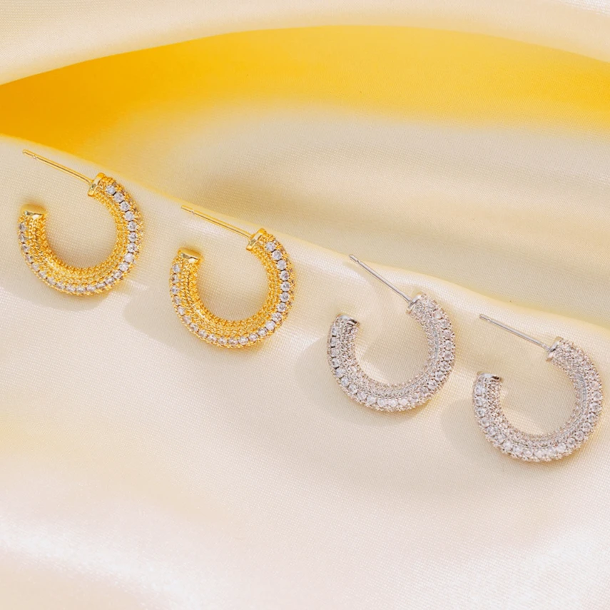 French Retro C-shaped Earrings, Anti-allergy, Light Luxury, Niche Design, Simple, Fashionable, High-end, Versatile Earrings
French Retro C-shaped Earrings, Anti-allergy, Light Luxury, Niche Design, Simple, Fashionable, High-end, Versatile Earrings