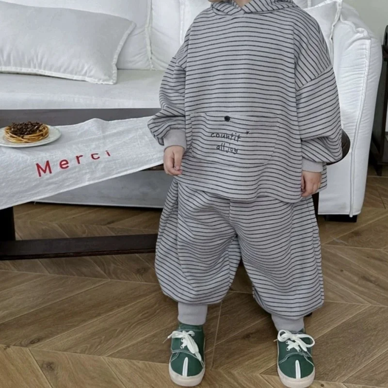 2025 Classic Spring Autumn Outfits Plus Size Sportwear Holiday Outfit Childre Boys Sweatshirts +Pants Kids Suits 2PCS/Set Cotton
2025 Classic Spring Autumn Outfits Plus Size Sportwear Holiday Outfit Childre Boys Sweatshirts +Pants Kids Suits 2PCS/Set Cotton