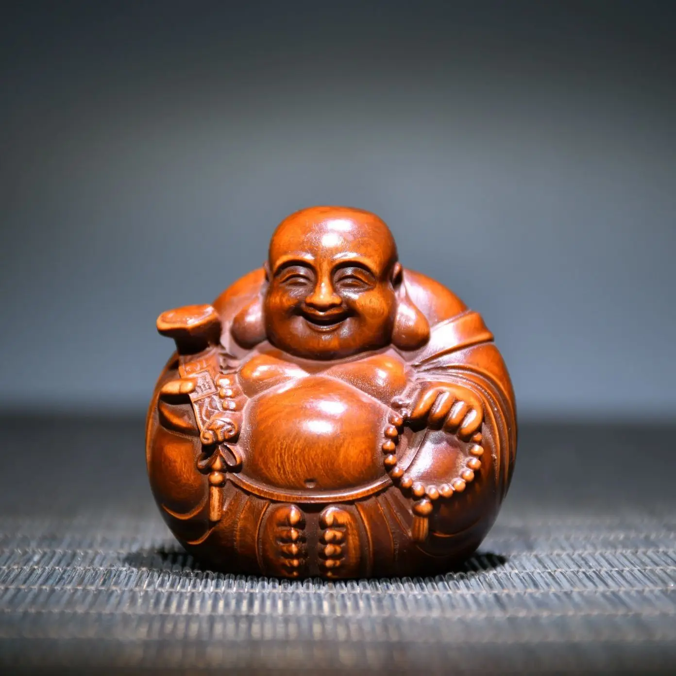 Chinese Laughing Buddha Buddha Statue Wood Carving Maitreya Buddha Buddhist Sculpture Indoor Home Decoration Small Statue
Chinese Laughing Buddha Buddha Statue Wood Carving Maitreya Buddha Buddhist Sculpture Indoor Home Decoration Small Statue