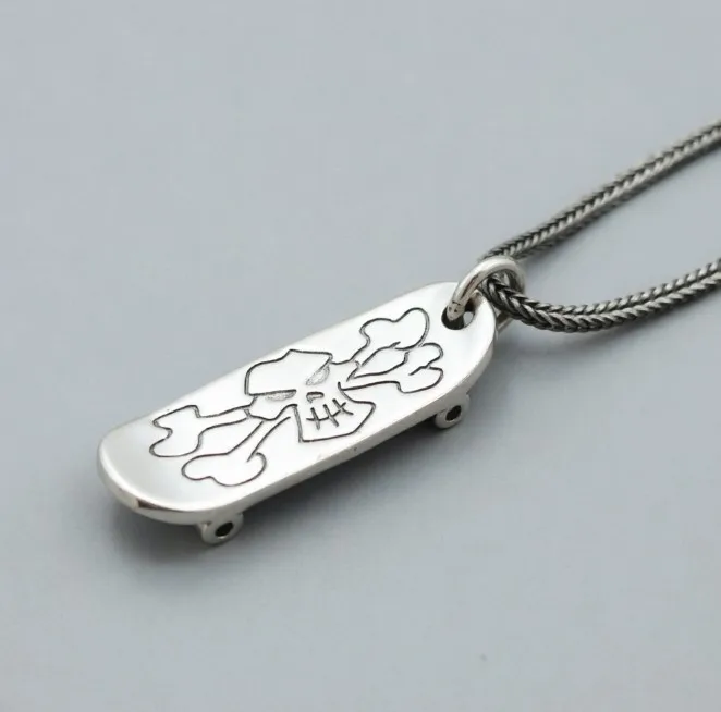 European and american hip hop jewelry s925 sterling silver skull skeleton skeleton necklace skateboard pendant men and women
European and american hip hop jewelry s925 sterling silver skull skeleton skeleton necklace skateboard pendant men and women
