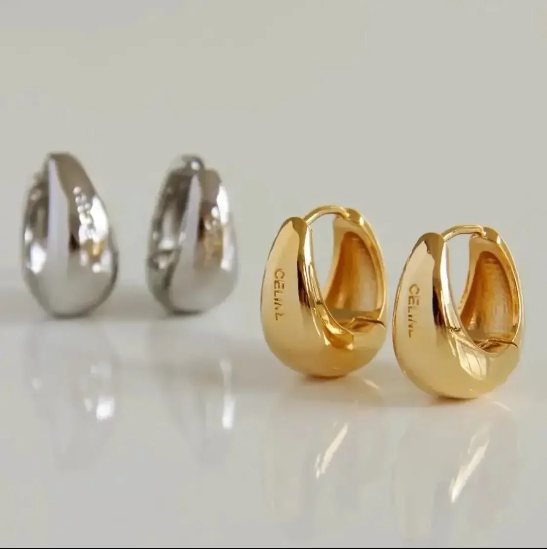 2023 Chunky Gold Hoop Earrings Gold Plated Stud Half Hoop Earrings for Women, Minimalist Jewelry Gift
2023 Chunky Gold Hoop Earrings Gold Plated Stud Half Hoop Earrings for Women, Minimalist Jewelry Gift