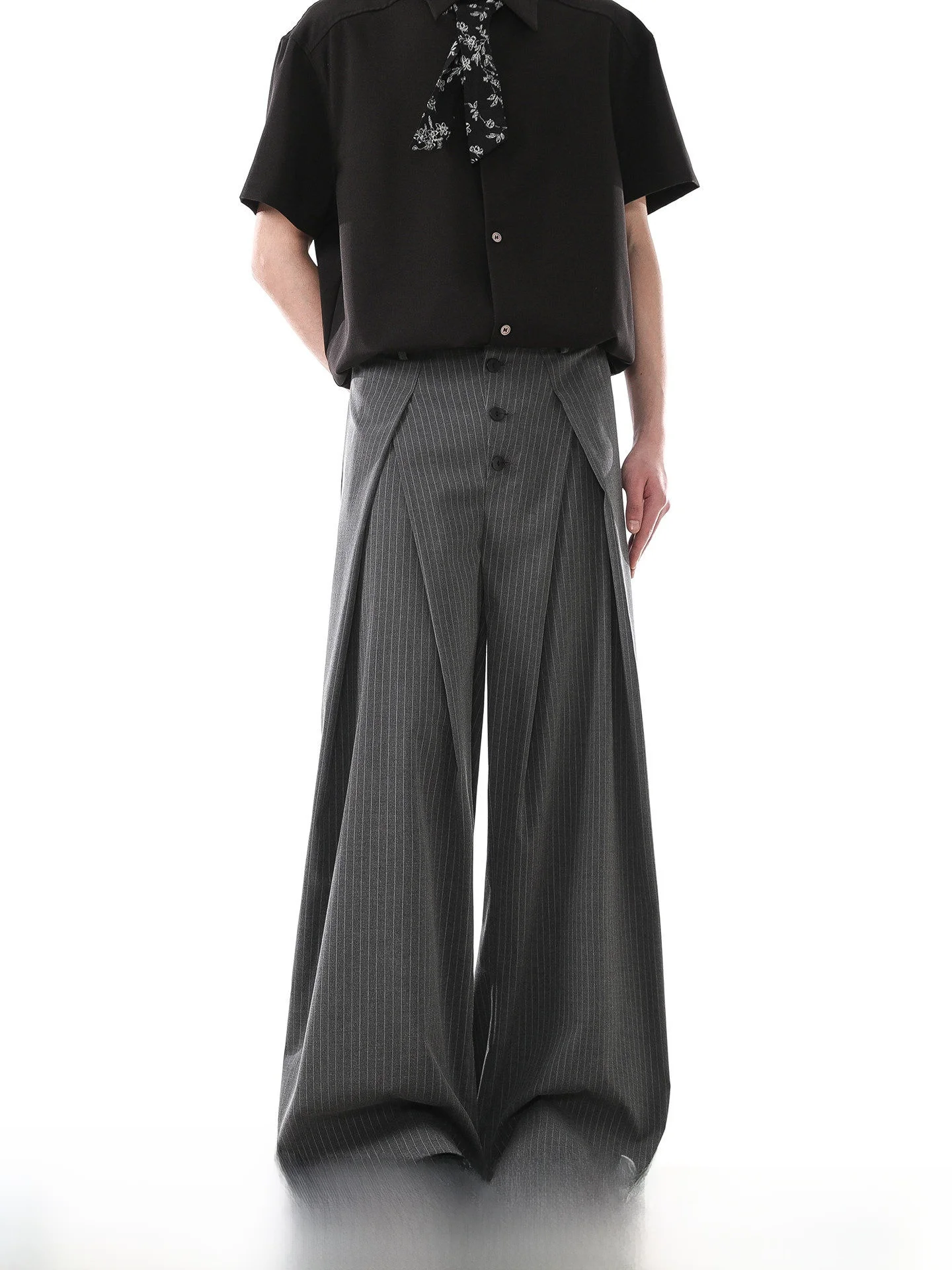 Dreammade Casual A-Line Men's Pants Summer Wide Leg Straight Cut Trousers Double Pleat Button Decorated Old Money Style
Dreammade Casual A-Line Men's Pants Summer Wide Leg Straight Cut Trousers Double Pleat Button Decorated Old Money Style