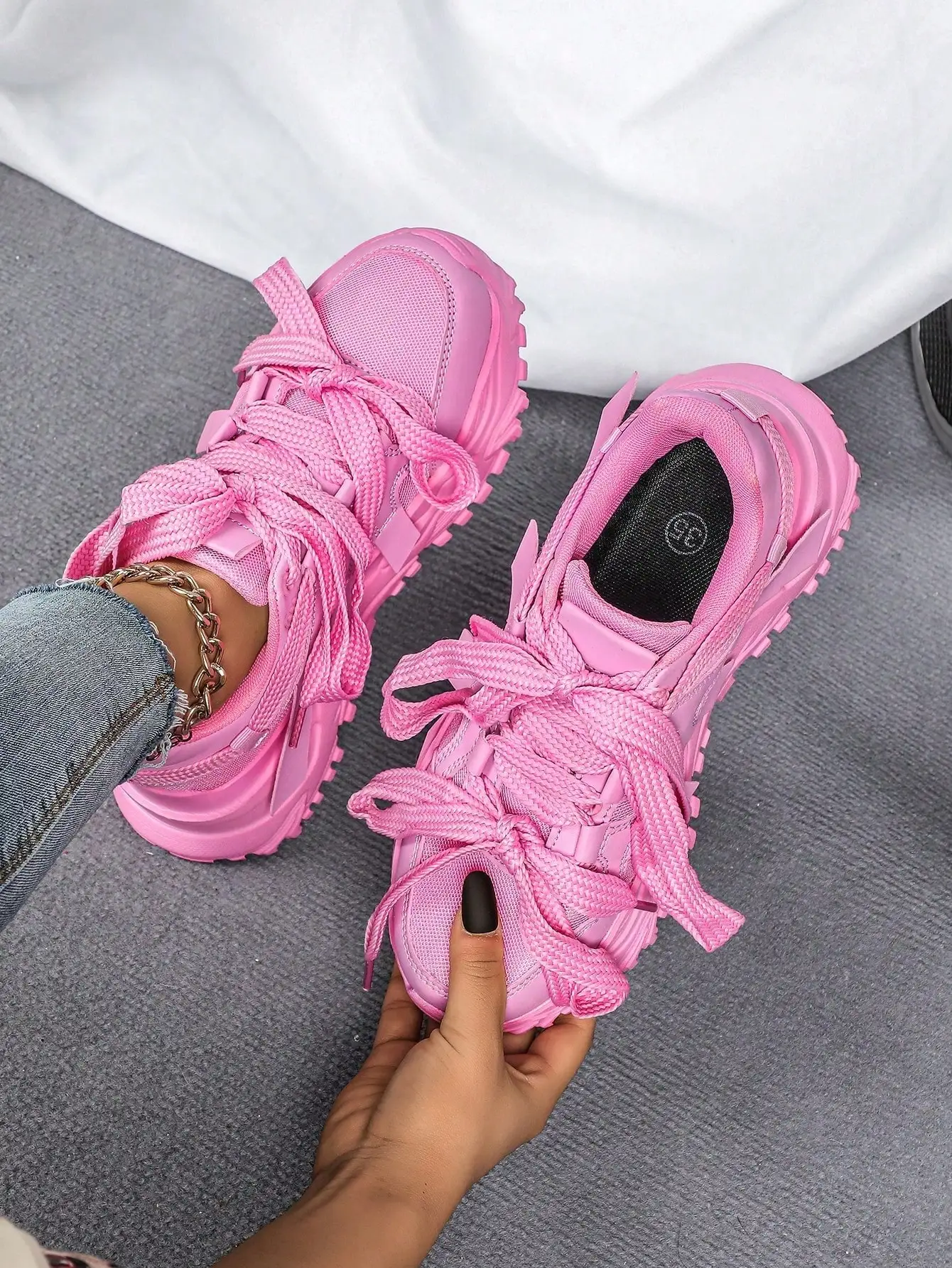 Simple Lace Up Chunky Sneakers Comfortable Outdoor Shoes For Commute Fitness Travel Daily
Simple Lace Up Chunky Sneakers Comfortable Outdoor Shoes For Commute Fitness Travel Daily