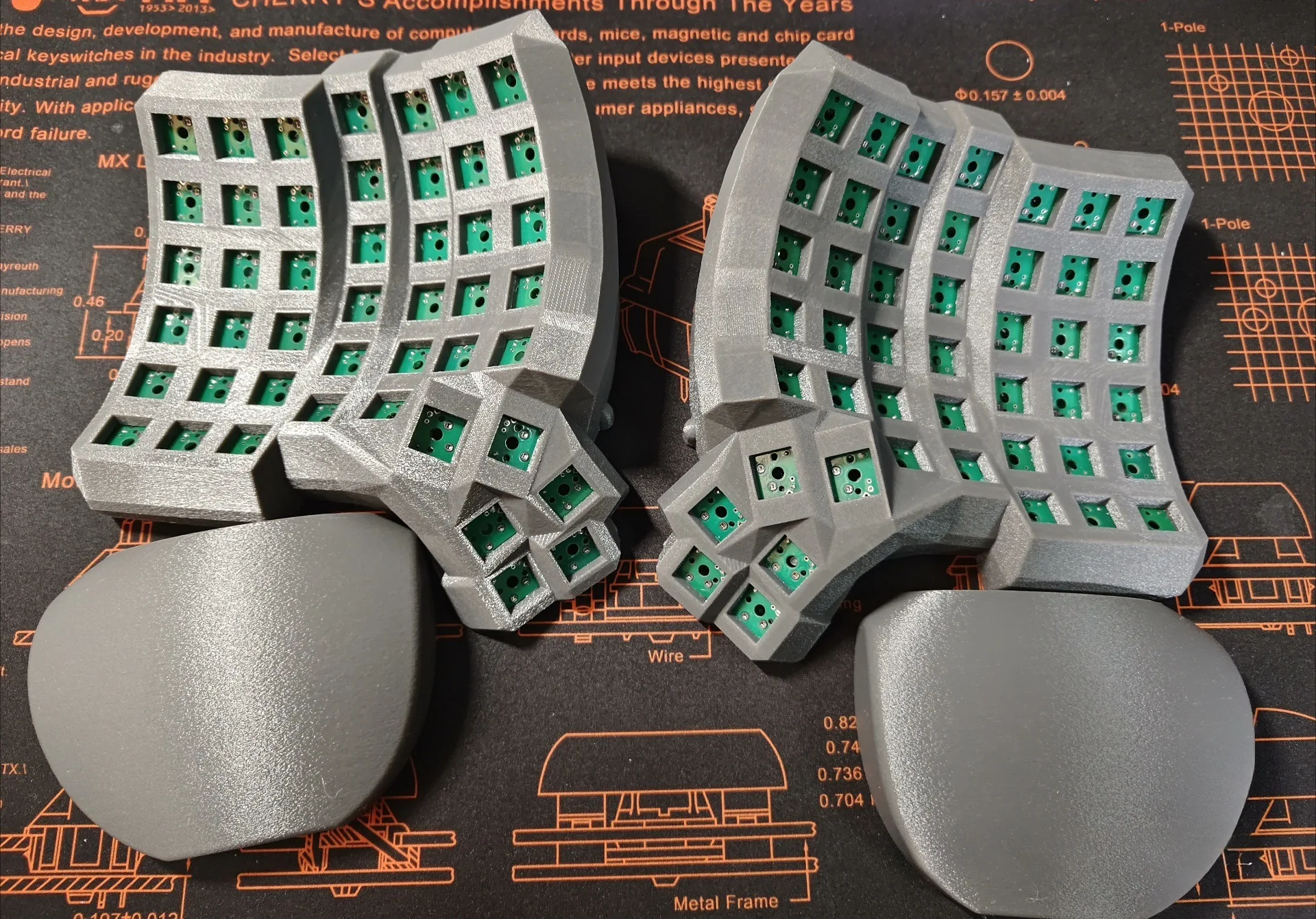 Dactyl Manuform Split Keyboard Kit Custom 6x7 Hot Swap Проводная одномодовая изогнутая разделенная клавиатура Plam Rest Vial TypeC Game Teclado
Dactyl Manuform Split Keyboard Kit Custom 6x7 Hot Swap Проводная одномодовая изогнутая разделенная клавиатура Plam Rest Vial TypeC Game Teclado