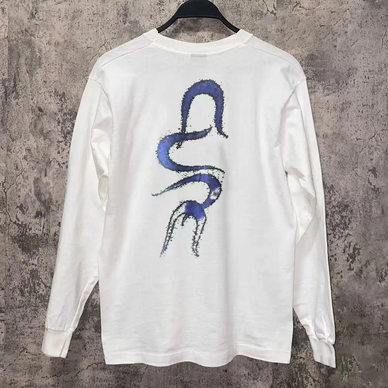 Мужская Y2K Harajuku хип-хоп готическая футболка с большим узором и принтом в стиле панк, повседневная футболка большого размера с длинными рукавами, уличная мода
Мужская Y2K Harajuku хип-хоп готическая футболка с большим узором и принтом в стиле панк, повседневная футболка большого размера с длинными рукавами, уличная мода