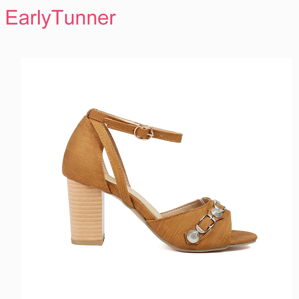 2026 Summer Mature Black Women Sandals Ankle Strap 7cm High Chunky Heels Lady Party Shoes Plus Size 12 43 45 48
2026 Summer Mature Black Women Sandals Ankle Strap 7cm High Chunky Heels Lady Party Shoes Plus Size 12 43 45 48