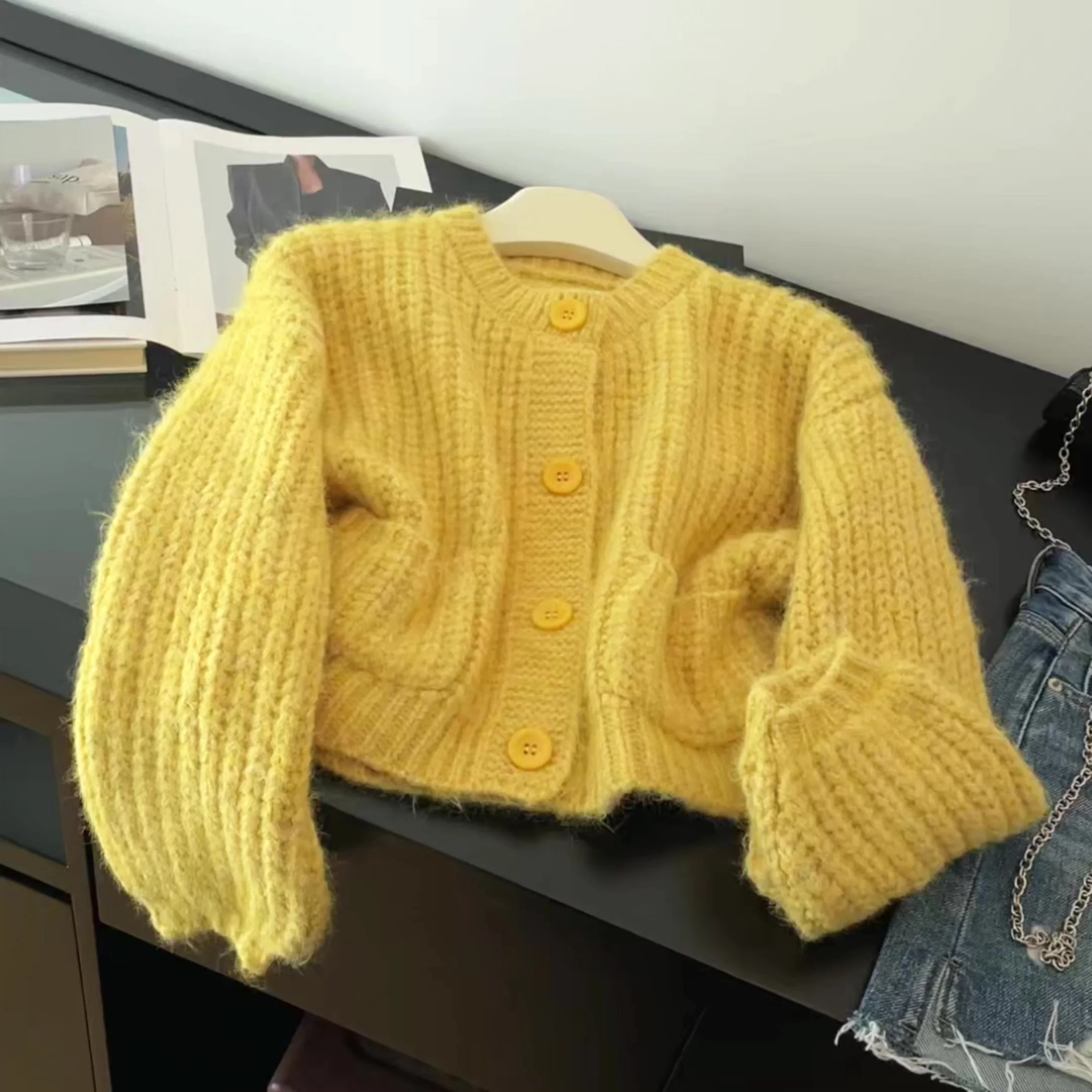 Women Yellow Cardigan Sweater Korean Style 2000s Vintage Long Sleeves Warm Thicke O-Neck Cozy Cashmere Sweater For Women Clothes
Women Yellow Cardigan Sweater Korean Style 2000s Vintage Long Sleeves Warm Thicke O-Neck Cozy Cashmere Sweater For Women Clothes