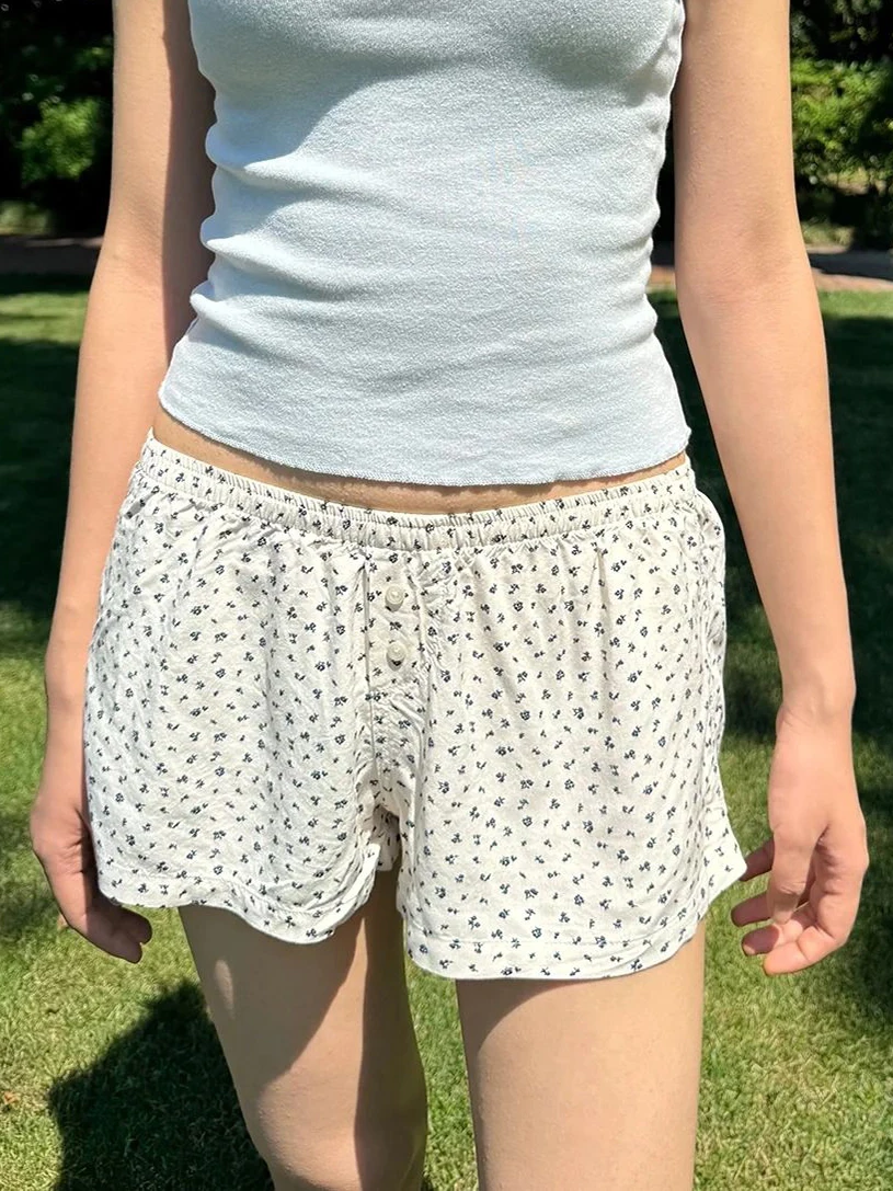 Navy Floral Three Buttons Shorts Women Summer Elastic Waist Straigh Comfort Pajama Short Pants Sweet Girls Home Underwear Y2k
Navy Floral Three Buttons Shorts Women Summer Elastic Waist Straigh Comfort Pajama Short Pants Sweet Girls Home Underwear Y2k