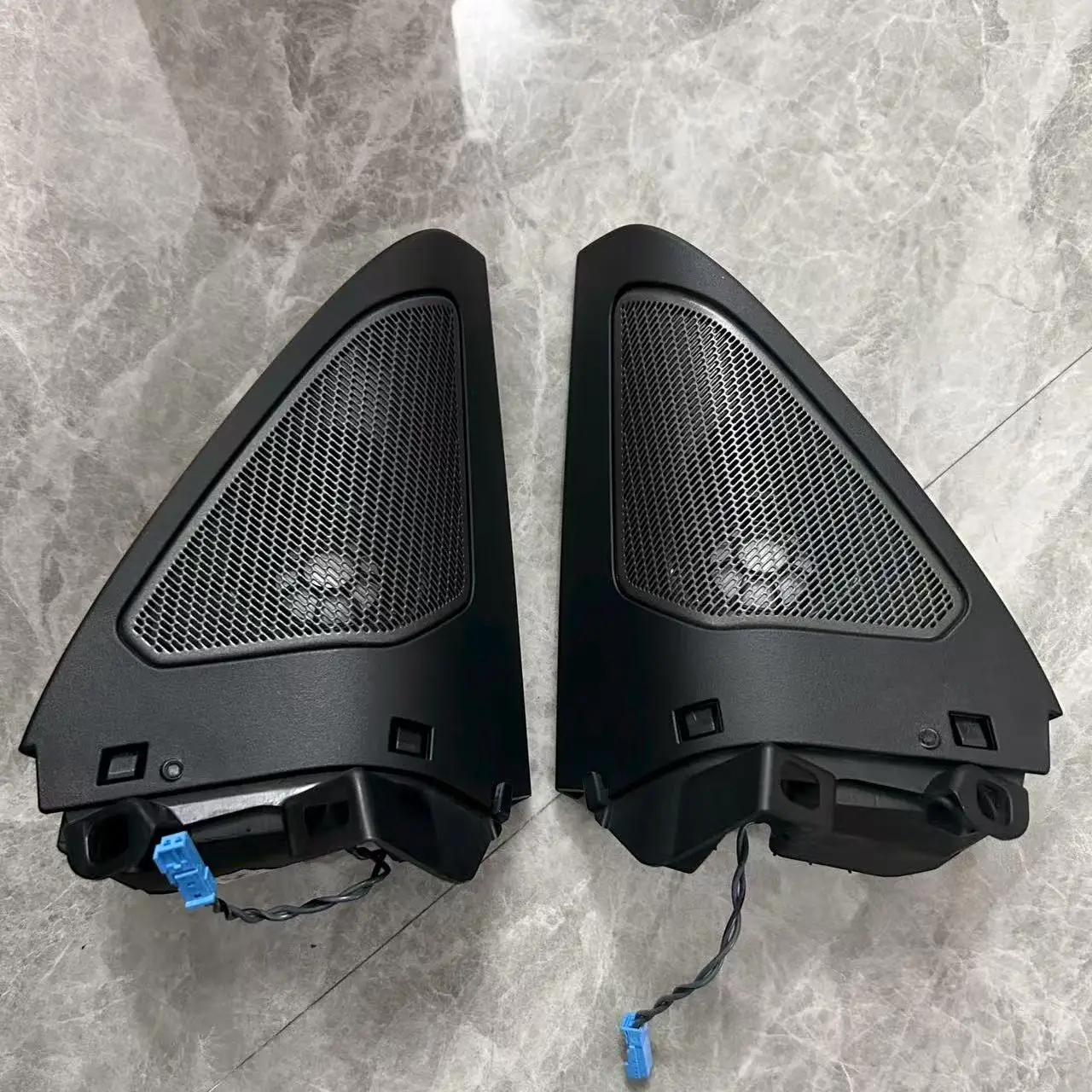 Крышка твитера для BMW F44 серии 2, четырехдверный автомобильный передний динамик, модернизированный комплект, треугольный звуковой сигнал, замена обновления аудио
Крышка твитера для BMW F44 серии 2, четырехдверный автомобильный передний динамик, модернизированный комплект, треугольный звуковой сигнал, замена обновления аудио