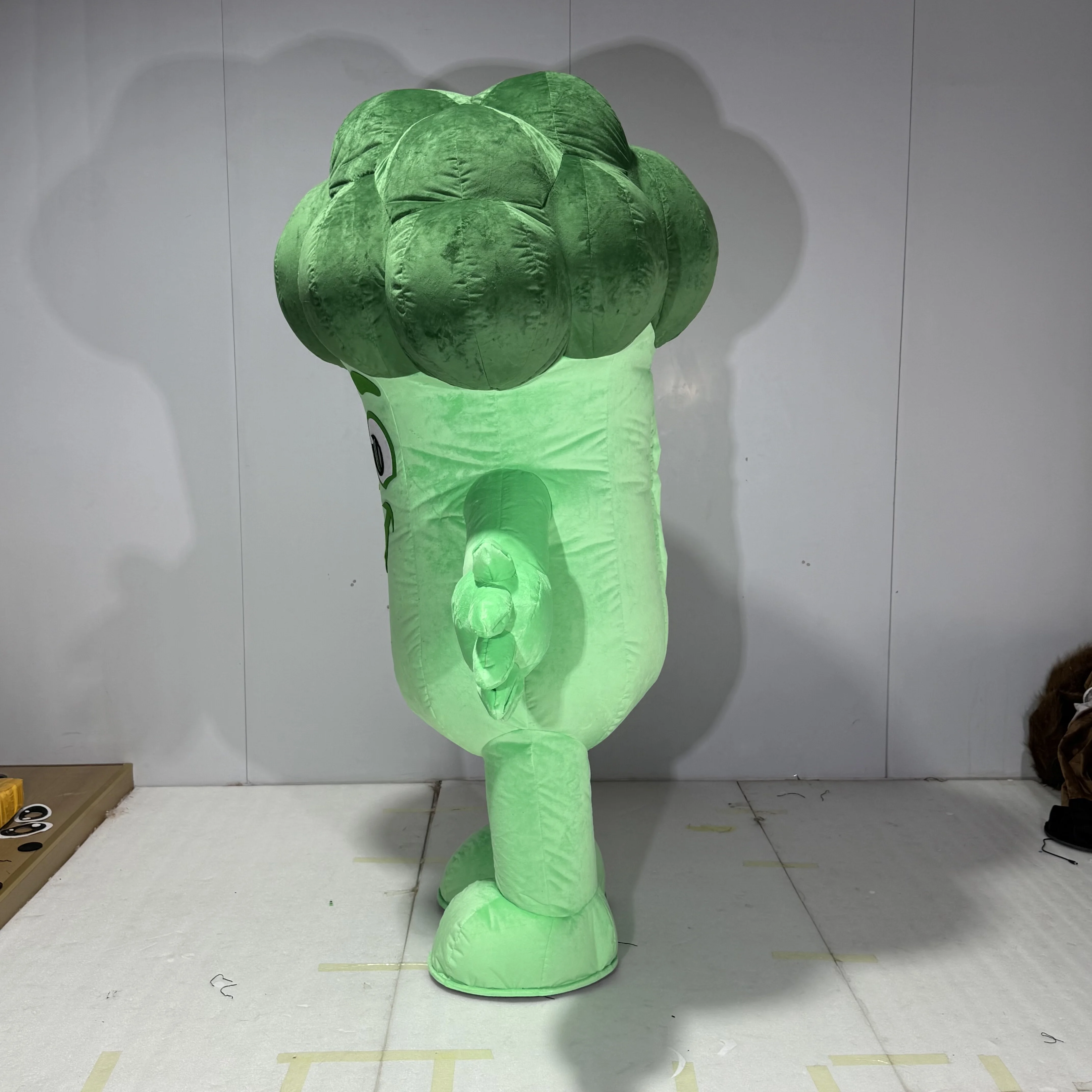 Adult Inflatable Broccoli Costume Vegetable Doll for Halloween Fancy Party Role Play Performance Walking Cartoon Outfit
Adult Inflatable Broccoli Costume Vegetable Doll for Halloween Fancy Party Role Play Performance Walking Cartoon Outfit