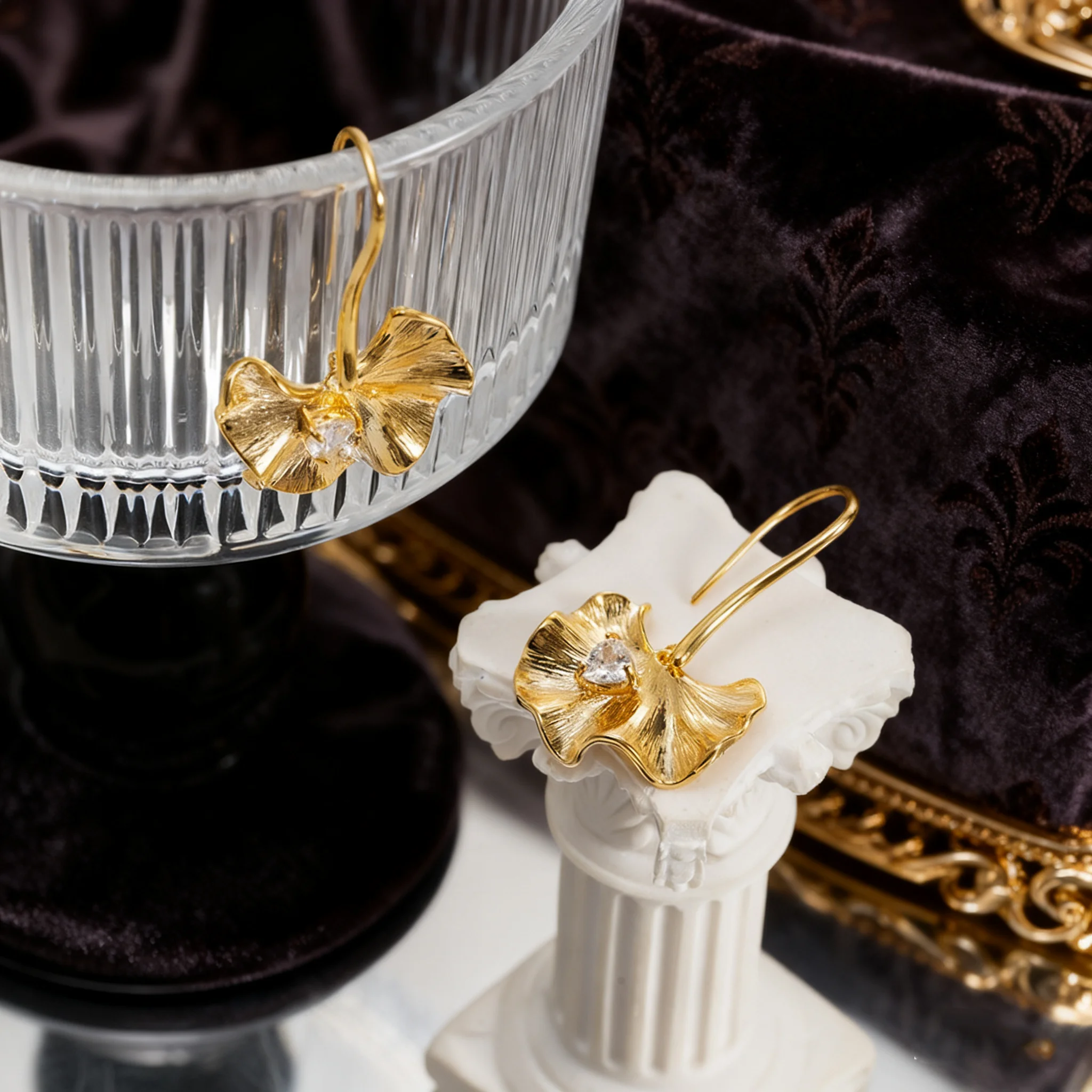 Luxurious Textured Silver Maple Leaf Earrings Artistic Retro Cool Style Women's Fashion Jewelry
Luxurious Textured Silver Maple Leaf Earrings Artistic Retro Cool Style Women's Fashion Jewelry