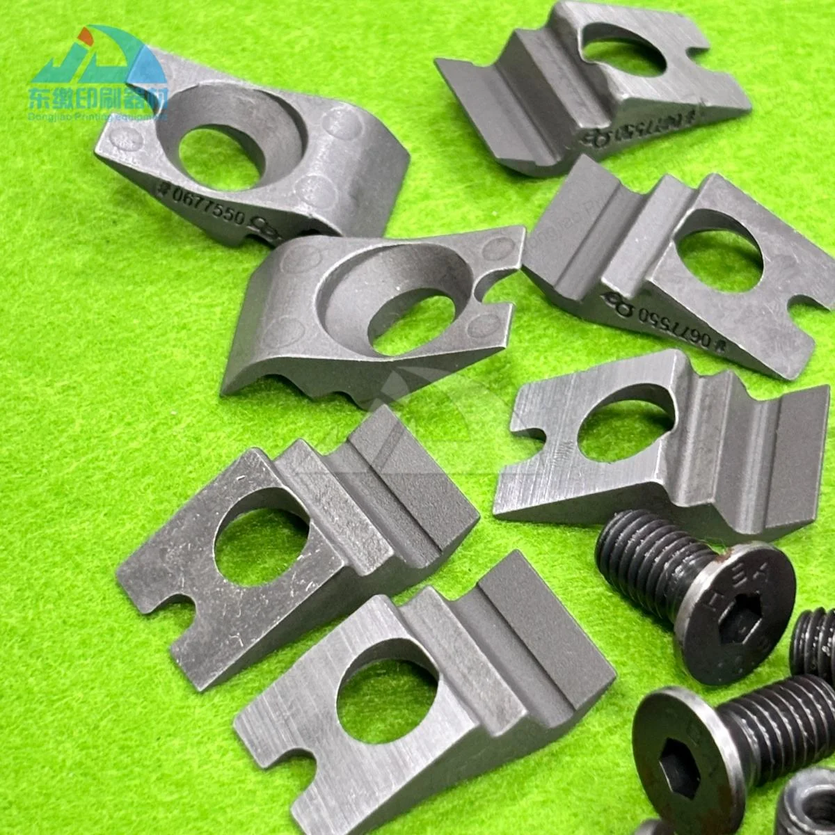 10 Pcs Top Quality Matte Gripper 0677550 and Screw P5738281 for KBA Rapida 105 Printing Machinery Parts Gripper Screw
10 Pcs Top Quality Matte Gripper 0677550 and Screw P5738281 for KBA Rapida 105 Printing Machinery Parts Gripper Screw