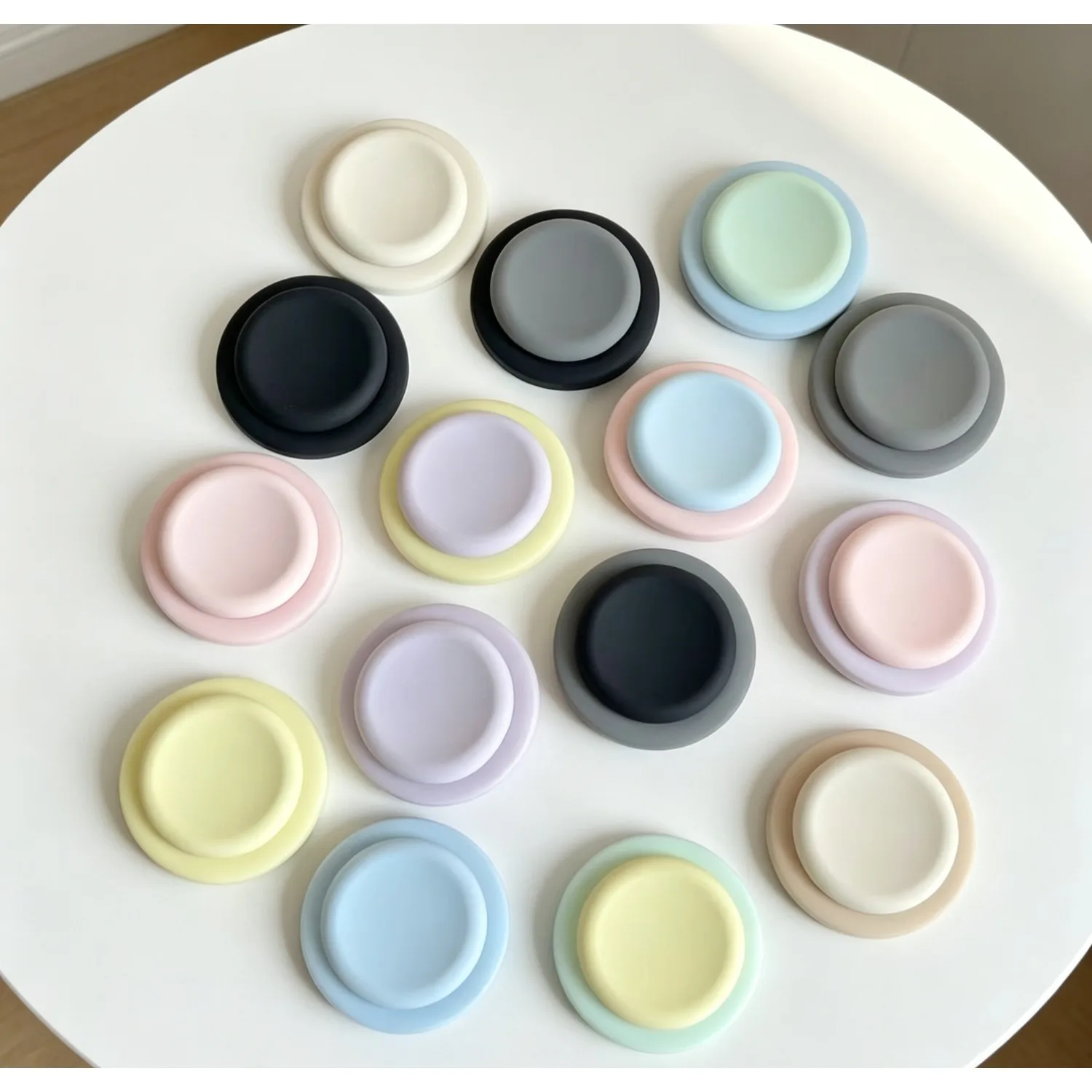 New Korean Cute Circular Silicone Magnetic Grip Tok Universal Phone Holder Stand For iPhone 17 15 13 Samsung Google
New Korean Cute Circular Silicone Magnetic Grip Tok Universal Phone Holder Stand For iPhone 17 15 13 Samsung Google