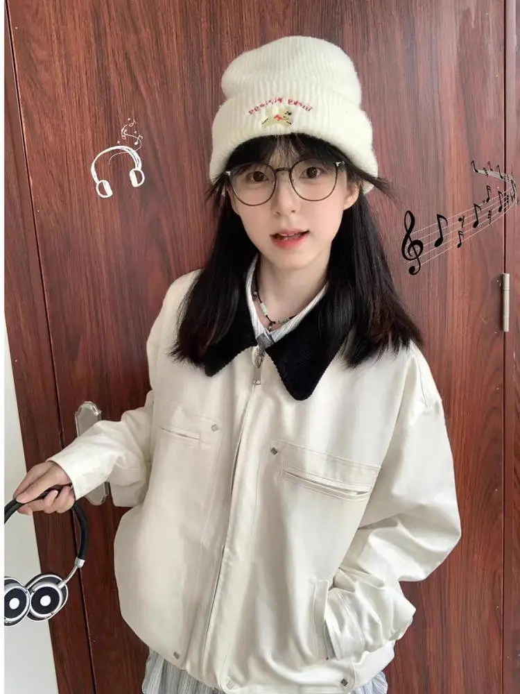 Корейская весна-осень 20%, новая модная рабочая одежда, короткое пальто на молнии, женское бежевое лоскутное универсальное пальто с лацканами, модная уличная одежда 
Корейская весна-осень 20%, новая модная рабочая одежда, короткое пальто на молнии, женское бежевое лоскутное универсальное пальто с лацканами, модная уличная одежда