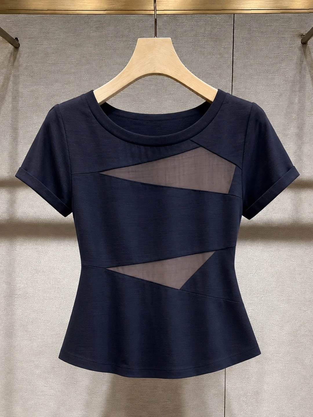 Elegant Slim Fit Mesh Splice T-Shirt round Neck Short Sleeve Summer Fashionable Top for Women in plus Size
Elegant Slim Fit Mesh Splice T-Shirt round Neck Short Sleeve Summer Fashionable Top for Women in plus Size