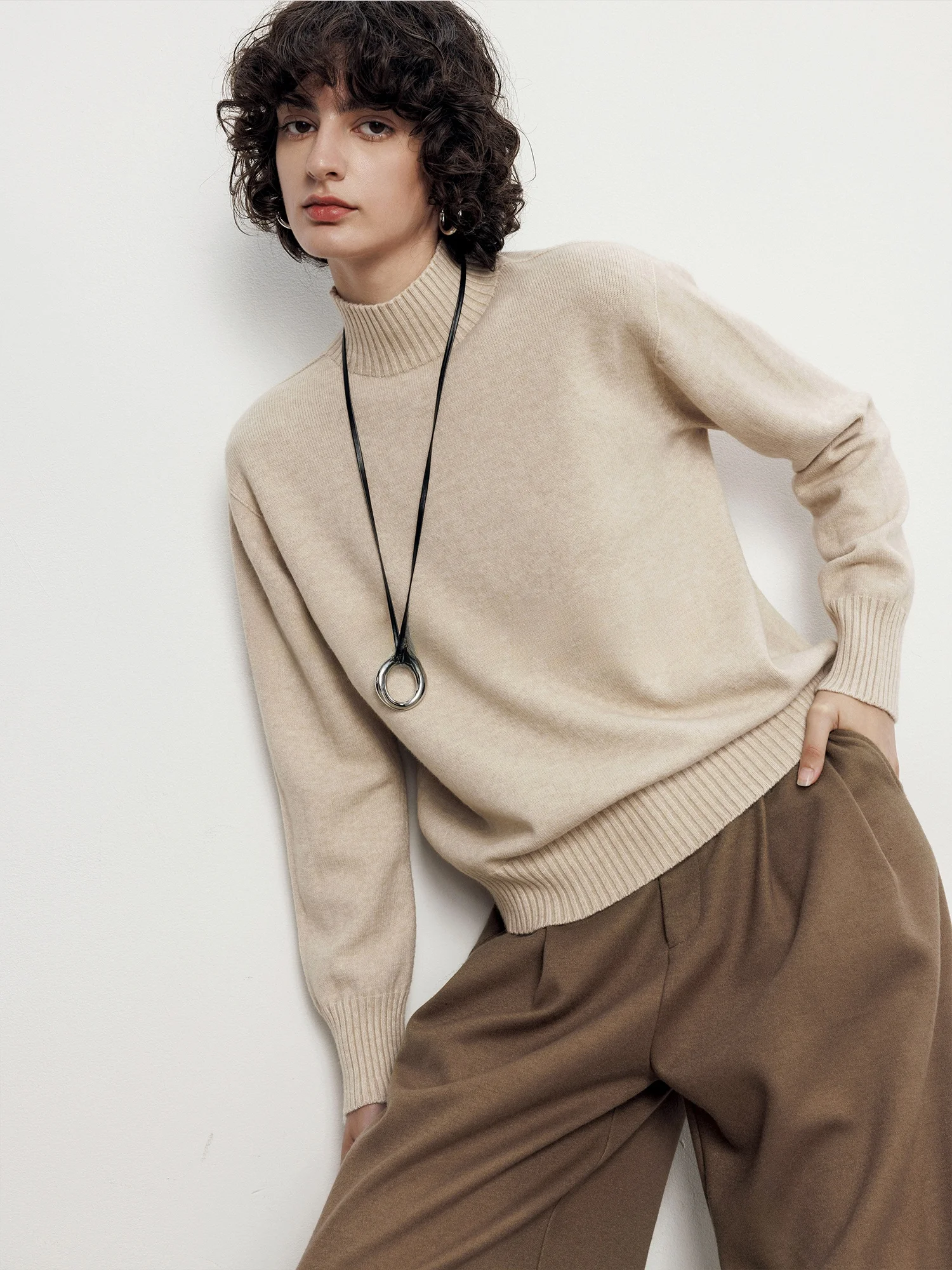 Maiher Autumn Winter Women's Wool Blend Base irt f High Collar Loose Inner Wear Casual Sle Polyester Fiber Knitted Top
Maiher Autumn Winter Women's Wool Blend Base irt f High Collar Loose Inner Wear Casual Sle Polyester Fiber Knitted Top