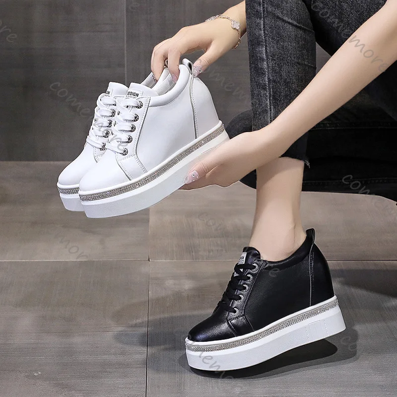 Comemore Internal High Vulcanised Shoes Women Spring Autumn Thick Bottom Casual Single Shoes Lace Up Black White Sneakers Women
Comemore Internal High Vulcanised Shoes Women Spring Autumn Thick Bottom Casual Single Shoes Lace Up Black White Sneakers Women