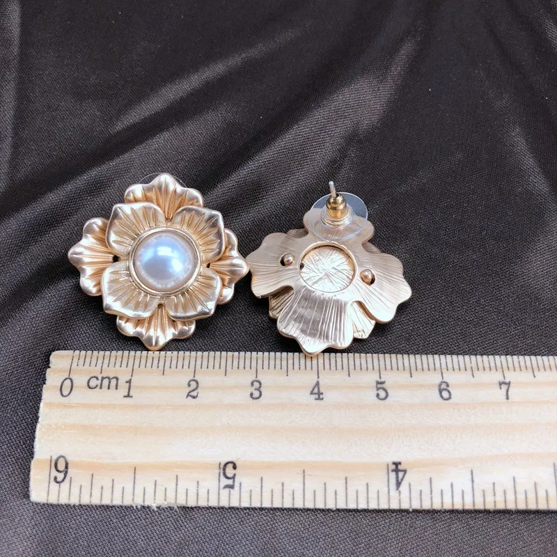 Supply Needle Stud Earrings Court Classic Black Classic Vintage Hepburn Style Pearl Stud Earrings
Supply Needle Stud Earrings Court Classic Black Classic Vintage Hepburn Style Pearl Stud Earrings