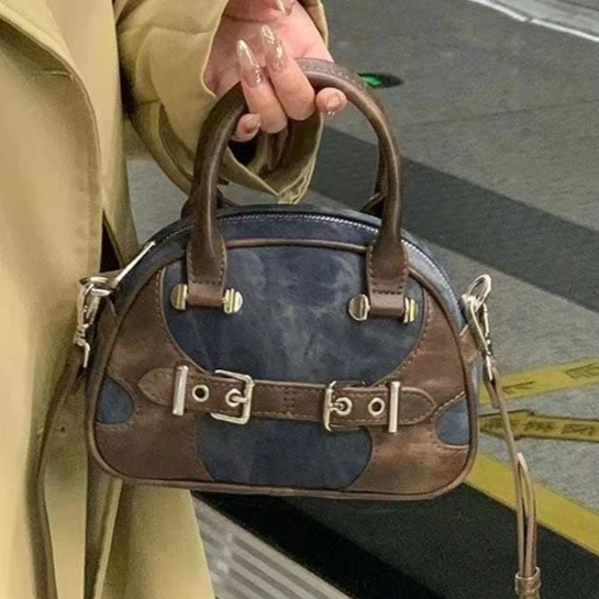 Retro Y2k Cool PU Leather Messenger Bag American Shoulder Bags Handbag Mobile Phone Storage Bag Women Bags Purse Crossbody Bags
Retro Y2k Cool PU Leather Messenger Bag American Shoulder Bags Handbag Mobile Phone Storage Bag Women Bags Purse Crossbody Bags