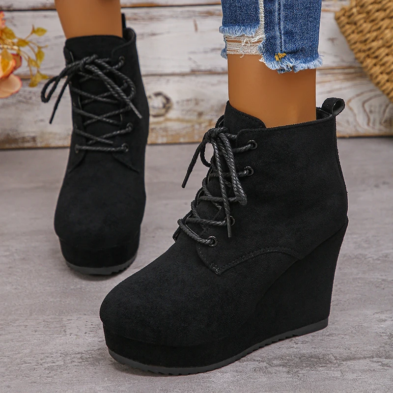Fashion Lace Up Wedge Boots for Women Plus Size 35-42 Chunky Platform Ankle Boots Woman Autumn Winter Faux Suede Short Booties
Fashion Lace Up Wedge Boots for Women Plus Size 35-42 Chunky Platform Ankle Boots Woman Autumn Winter Faux Suede Short Booties