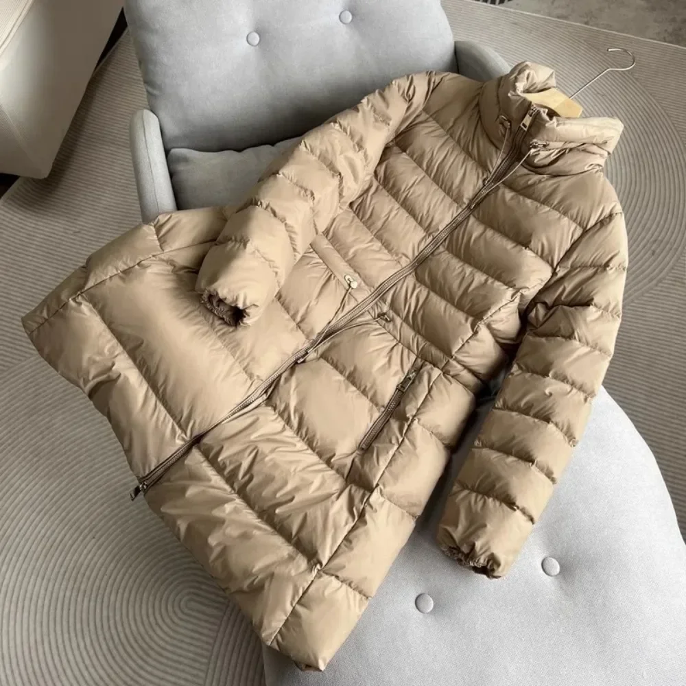 White Duck Down Jacket Women European Classic Warm Slim Office Lady 2024 New Winter Fashion Casual Stand Collar Down Coat Female
White Duck Down Jacket Women European Classic Warm Slim Office Lady 2024 New Winter Fashion Casual Stand Collar Down Coat Female
