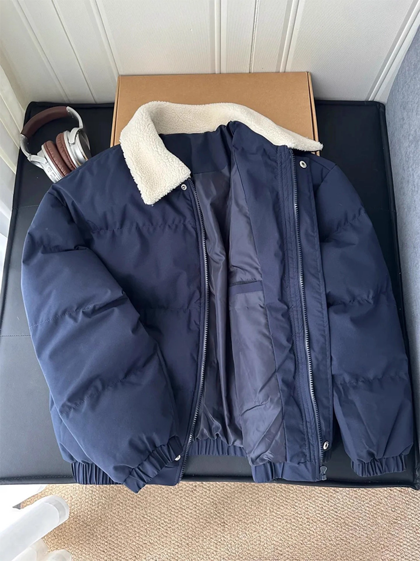 Cleanfit Lamb Velvet Collar Thickened Winter Cotton Jacket Men's Short Style Warmth Youth Fashion Standard Fit Zipper Closure
Cleanfit Lamb Velvet Collar Thickened Winter Cotton Jacket Men's Short Style Warmth Youth Fashion Standard Fit Zipper Closure