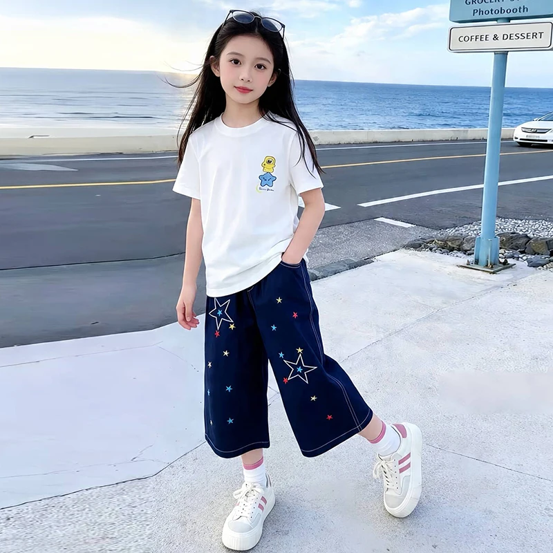 2026 Summer New Children's Pentagram Embroidered Jeans Autumn Boys' Wide Leg Shorts Spring Girls' Sports Shorts
2026 Summer New Children's Pentagram Embroidered Jeans Autumn Boys' Wide Leg Shorts Spring Girls' Sports Shorts